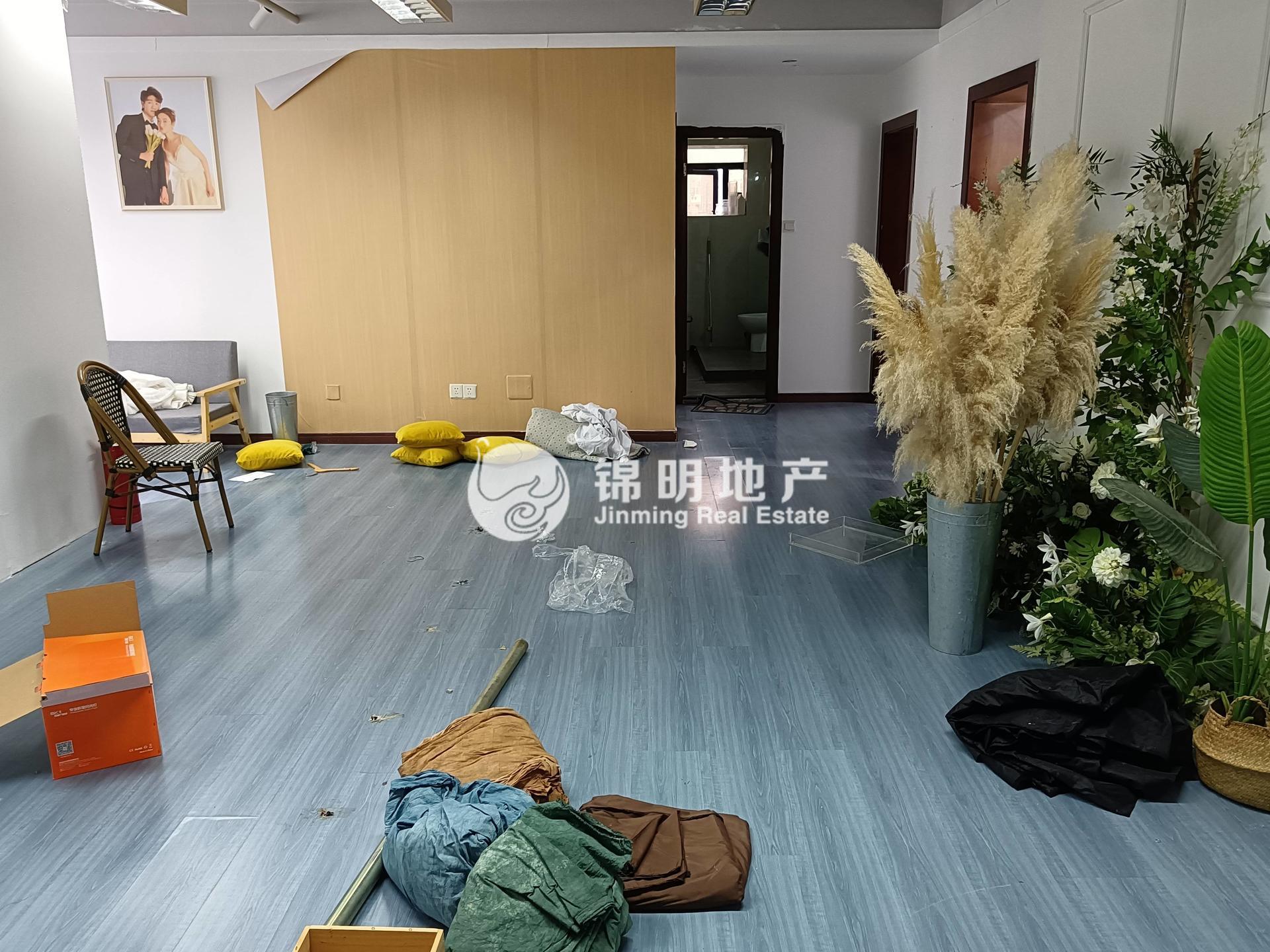 南京西路申银发展大厦175平米写字楼出租